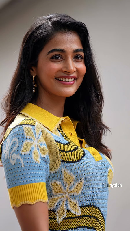 DUSKY DAMSEL SEDUCTIVE POOJA HEGDE DESIRED CHICK LOOKS HQ VIDEO (2)2