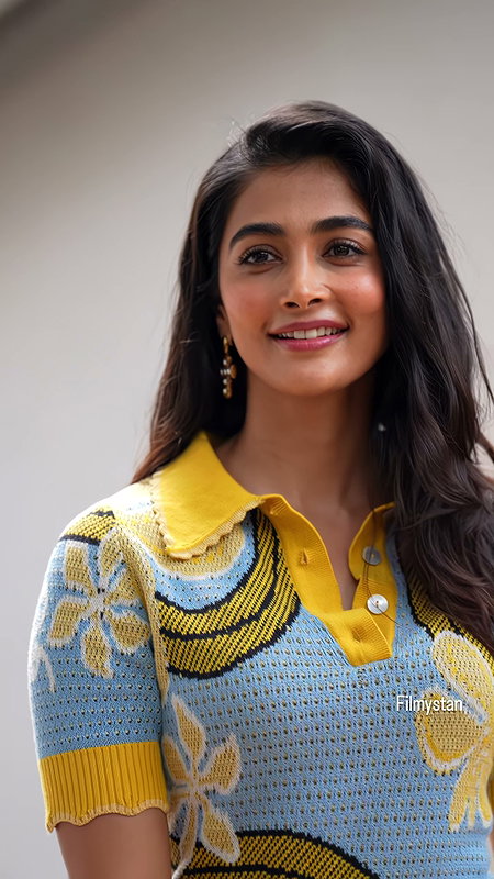 DUSKY DAMSEL SEDUCTIVE POOJA HEGDE DESIRED CHICK LOOKS HQ VIDEO (2)2