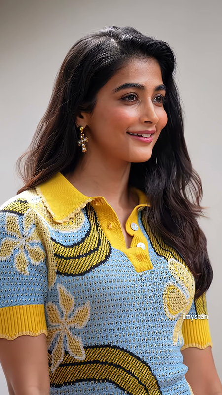 DUSKY DAMSEL SEDUCTIVE POOJA HEGDE DESIRED CHICK LOOKS HQ VIDEO (2)2
