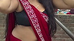 fleshy marathi lady in red sleevless saree show deep navel (2)2