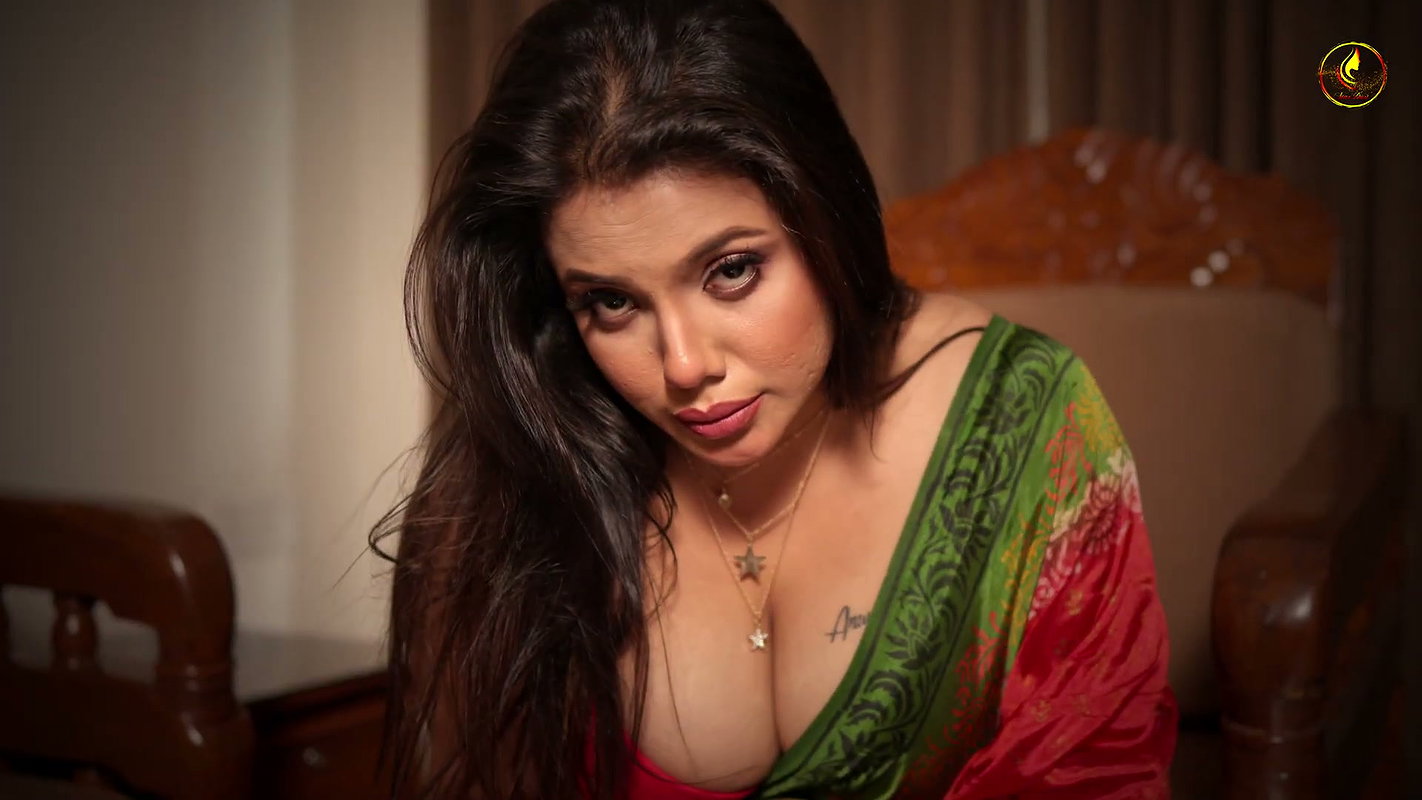 Horny booby kalpana huge cleavage hot navel show seductive photoshoot (2)2
