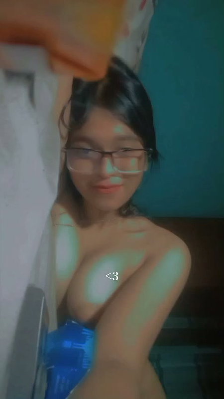 Horny girl showing and fucking cum on her face total 31 clips (2)26