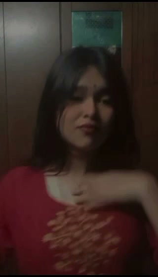 Horny girl showing and fucking cum on her face total 31 clips (2)27