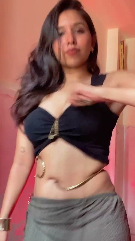 hot desi lady sexy deep navel and accesory on navel (2)2