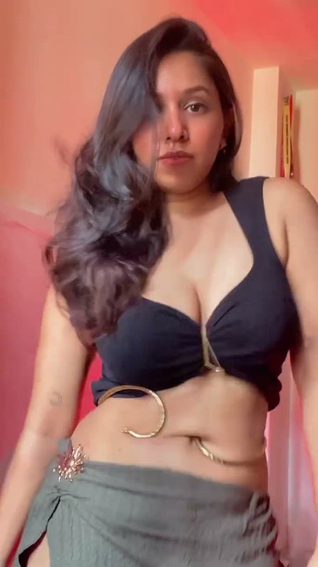 hot desi lady sexy deep navel and accesory on navel (2)2
