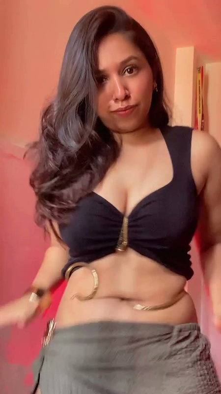 hot desi lady sexy deep navel and accesory on navel (2)2