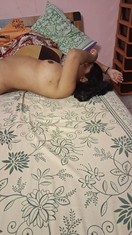 HOT PRIYA BHABHI NUDE RIDING UPDATES ~2 CLIPS (2)3