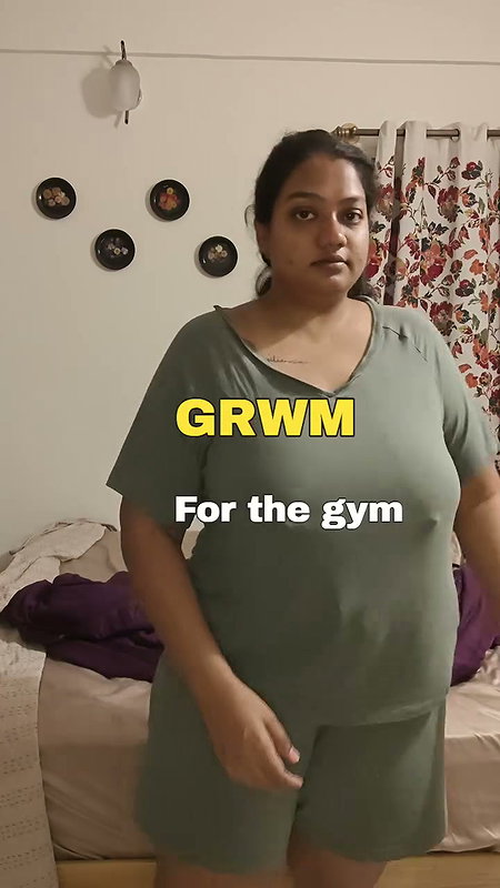 Huge braless tits and nipple pokie of desi lady jiggling in green top (2)2