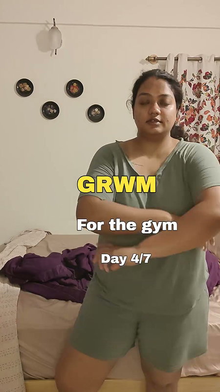 Huge braless tits and nipple pokie of desi lady jiggling in green top (2)2