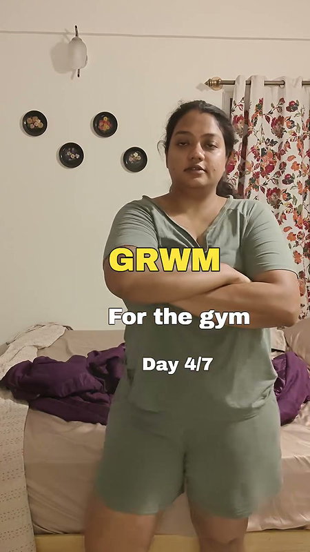 Huge braless tits and nipple pokie of desi lady jiggling in green top (2)2