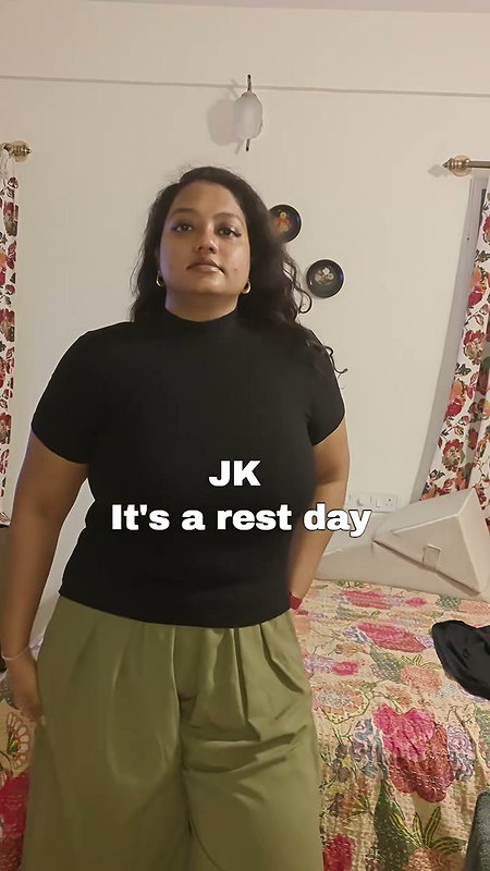 Huge braless tits and nipple pokie of desi lady jiggling in green top (2)2