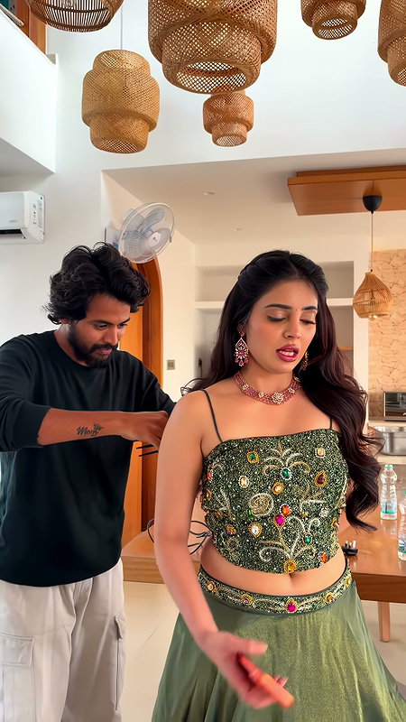 KUSHITHA KALLAPU HOTTIE CUTE NAVEL VIEW SEXY GETTING READY (2)2