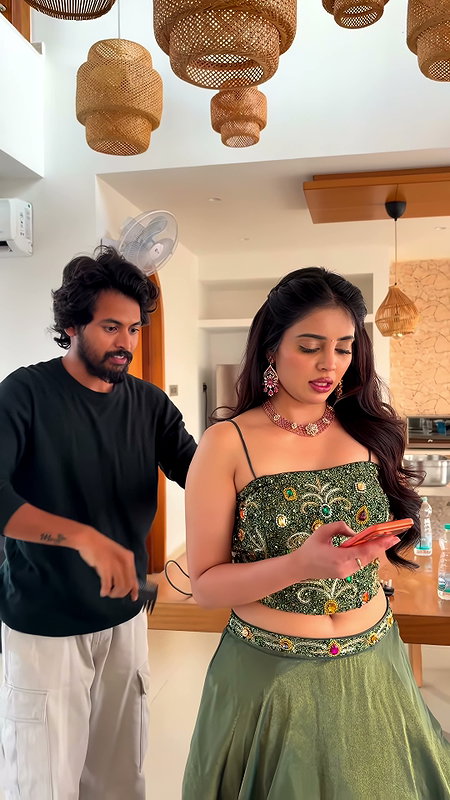 KUSHITHA KALLAPU HOTTIE CUTE NAVEL VIEW SEXY GETTING READY (2)2