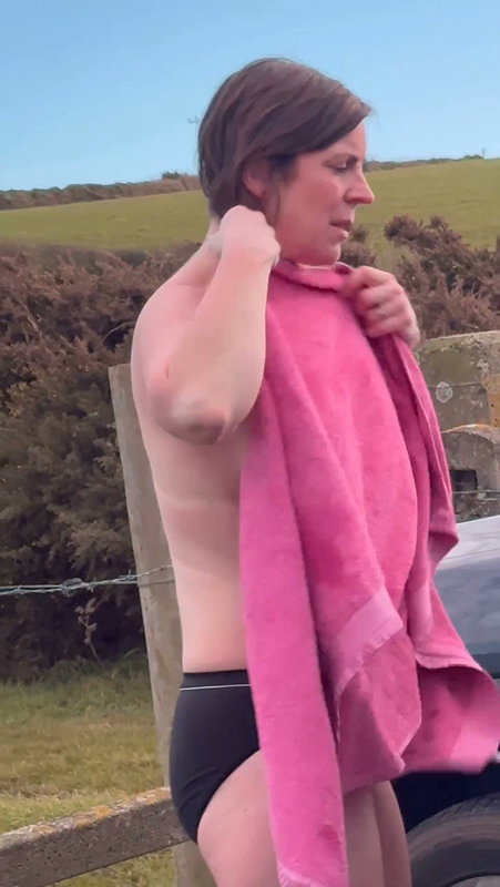 Naked Boobs and Pink Tits of Videsi Woman captured secretly by voyeur (2)2