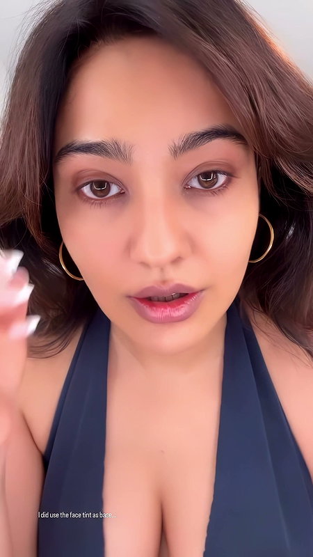 NAUGHTY DIVA FLAWLESS NEHA SHARMA FLAUNTING HER DEEP CLEAVAGE HQ VIDEOS (2)2