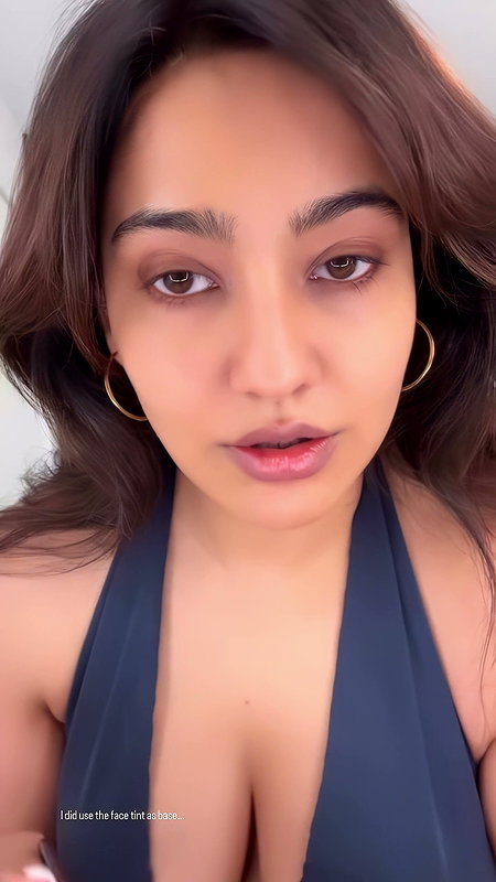 NAUGHTY DIVA FLAWLESS NEHA SHARMA FLAUNTING HER DEEP CLEAVAGE HQ VIDEOS (2)2