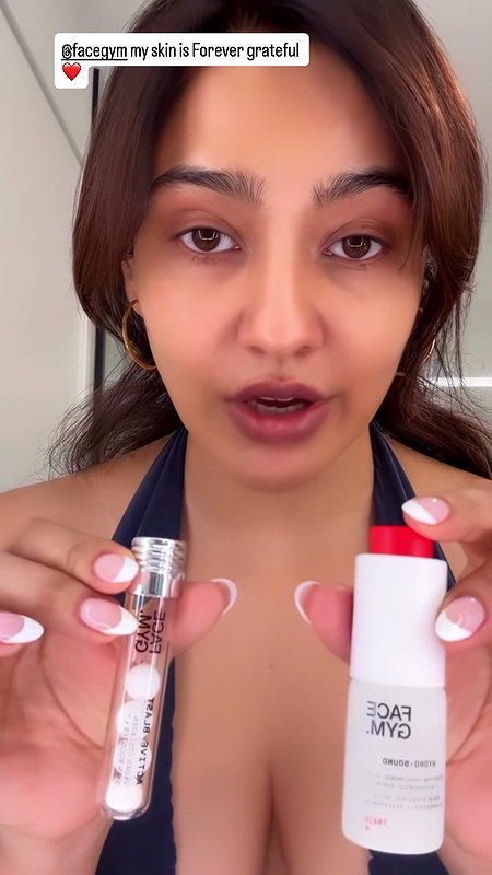 NAUGHTY DIVA FLAWLESS NEHA SHARMA FLAUNTING HER DEEP CLEAVAGE HQ VIDEOS (2)4