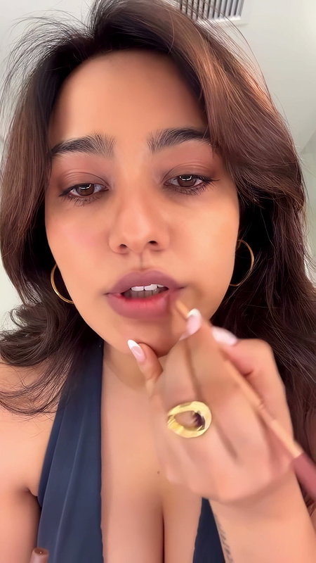 NAUGHTY DIVA FLAWLESS NEHA SHARMA FLAUNTING HER DEEP CLEAVAGE HQ VIDEOS (2)6