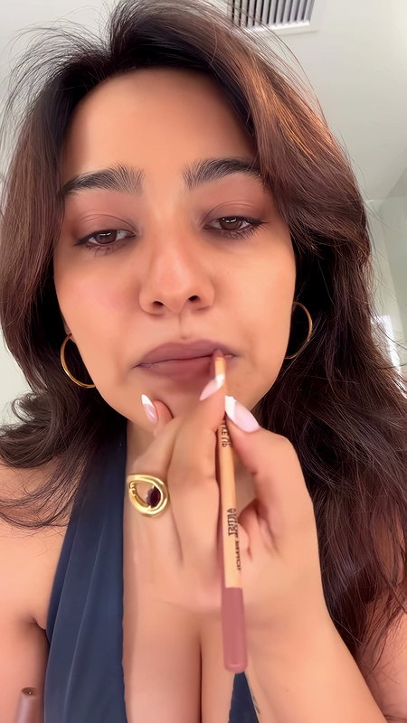 NAUGHTY DIVA FLAWLESS NEHA SHARMA FLAUNTING HER DEEP CLEAVAGE HQ VIDEOS (2)6