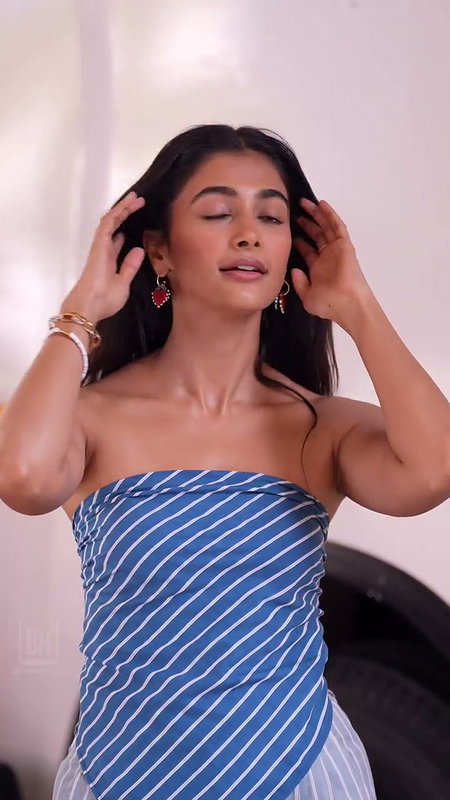 POOJA STUNNING HOTTIE SEXY CHICK LOOKS (2)2