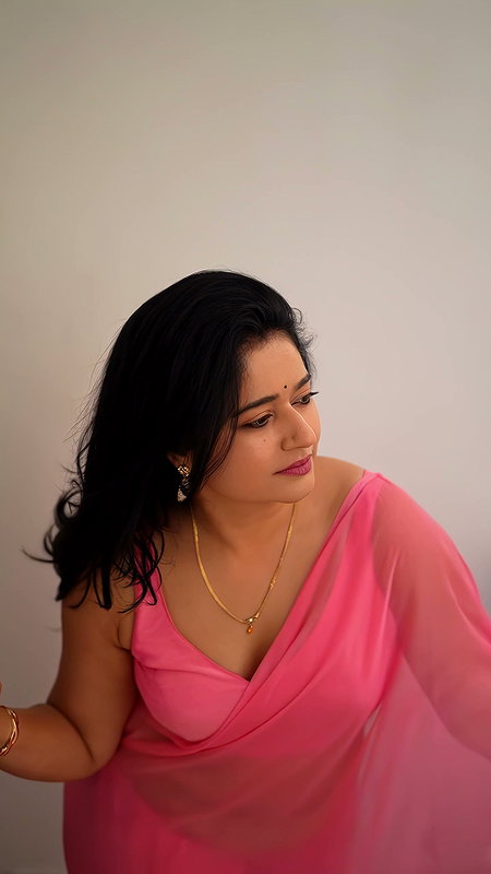 POONAM BAJWA BUSTY NAUGHTY DESI HOTTIE IN SAREE TEMPTING (2)2