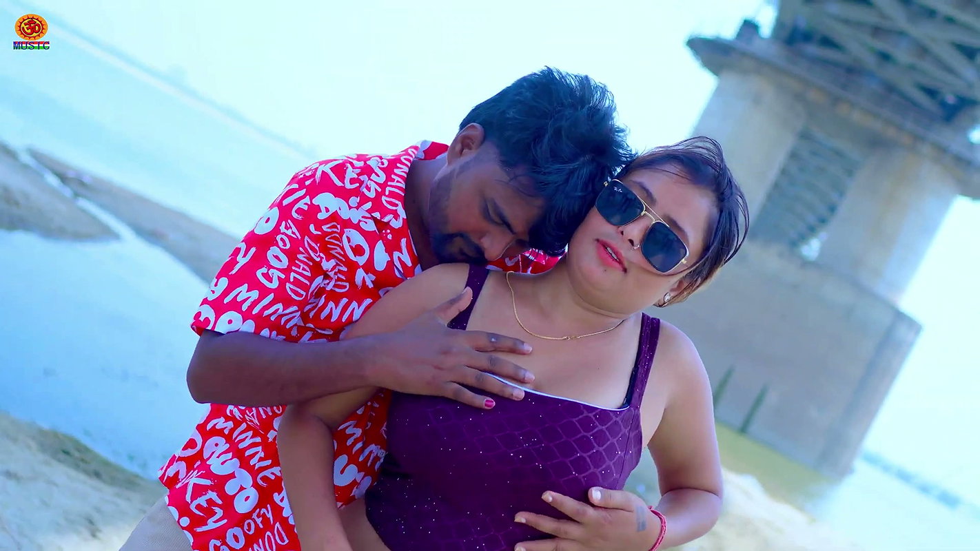 Priti Mishra boobs grabbed, pressed & felt, navel grabbed, sexy cleavage show (2)2