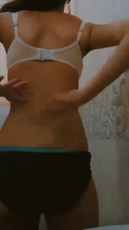 Sexy Slim Paki GF Showing Pressing Boobs Pressing Ass By BF In Car (2)4