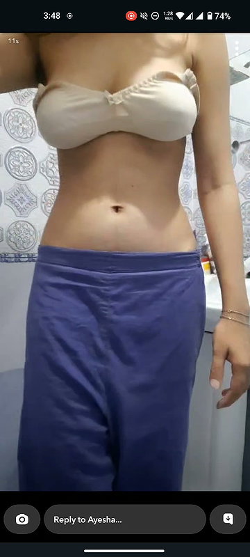 Sexy Slim Paki GF Showing Pressing Boobs Pressing Ass By BF In Car (2)11