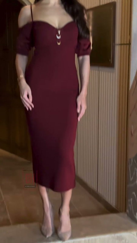 TEMPTING and RAVISHING DIVA JACQUELINE SEXY TEASE (2)4