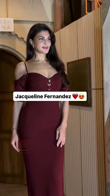 TEMPTING and RAVISHING DIVA JACQUELINE SEXY TEASE (2)4