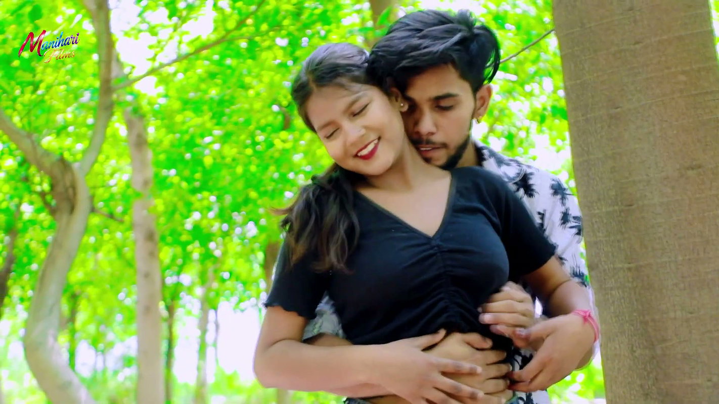 Very Hot – Cutie pie Sandhya boobs grabbed & squeezed hard many times, navel show (2)4