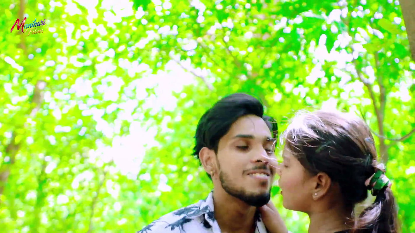 Very Hot – Cutie pie Sandhya boobs grabbed & squeezed hard many times, navel show (2)4