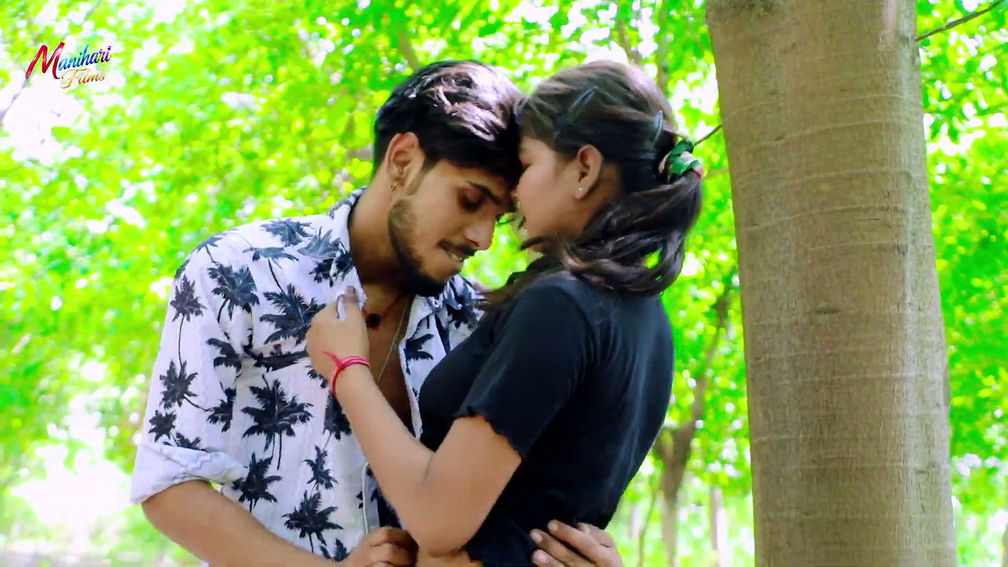 Very Hot – Cutie pie Sandhya boobs grabbed & squeezed hard many times, navel show (2)4