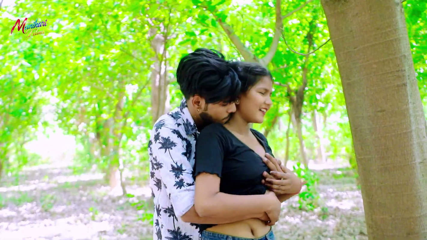 Very Hot – Cutie pie Sandhya boobs grabbed & squeezed hard many times, navel show (2)4