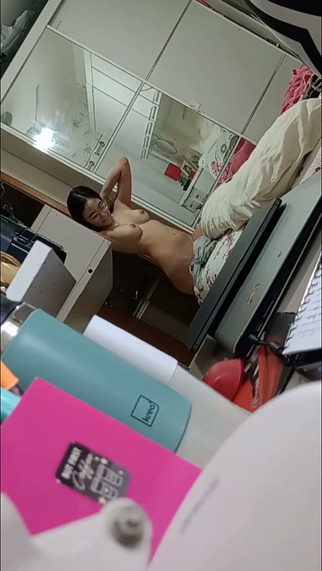 young babe Naked Boobs and Tits captured by spycam (2)2