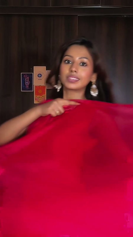 YUMMY BOOBS CLEAVAGE SLUTY SEXY RITU LINGERIE GETTING READY (2)2