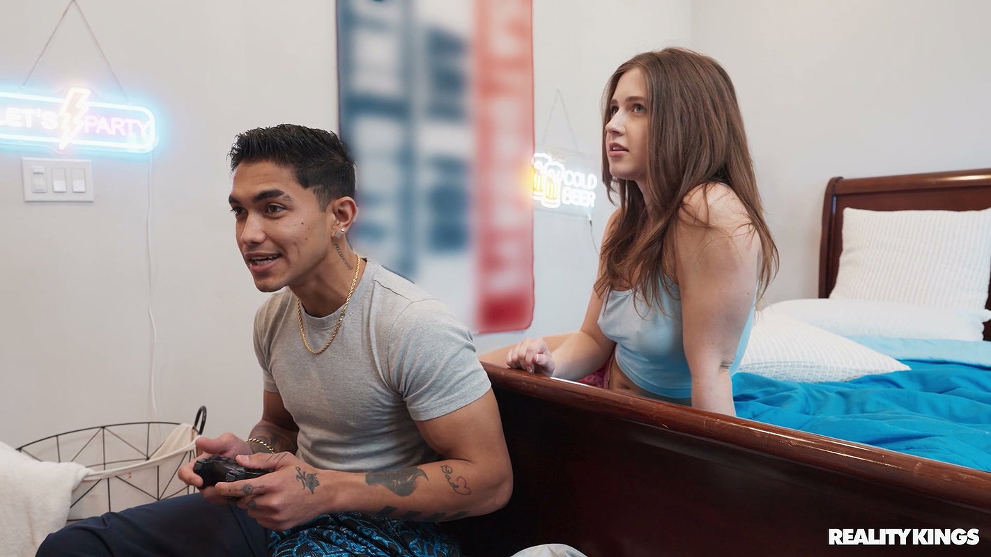 Alana Rose – Busting With My Horny Roommate