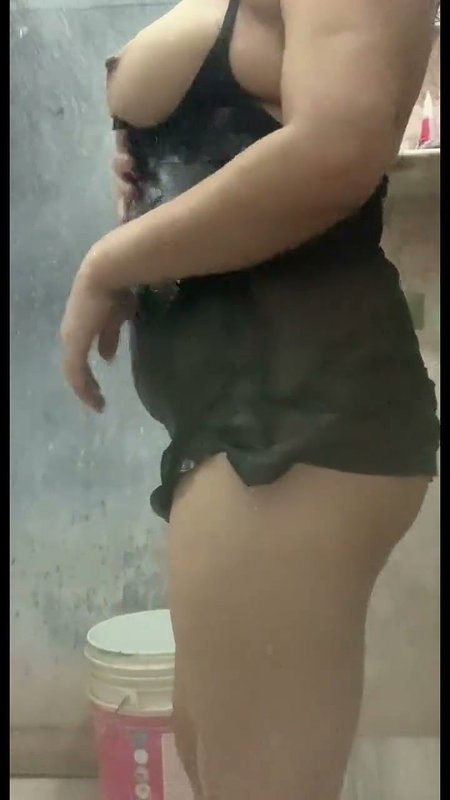 Arsa looking to play with her pussy
