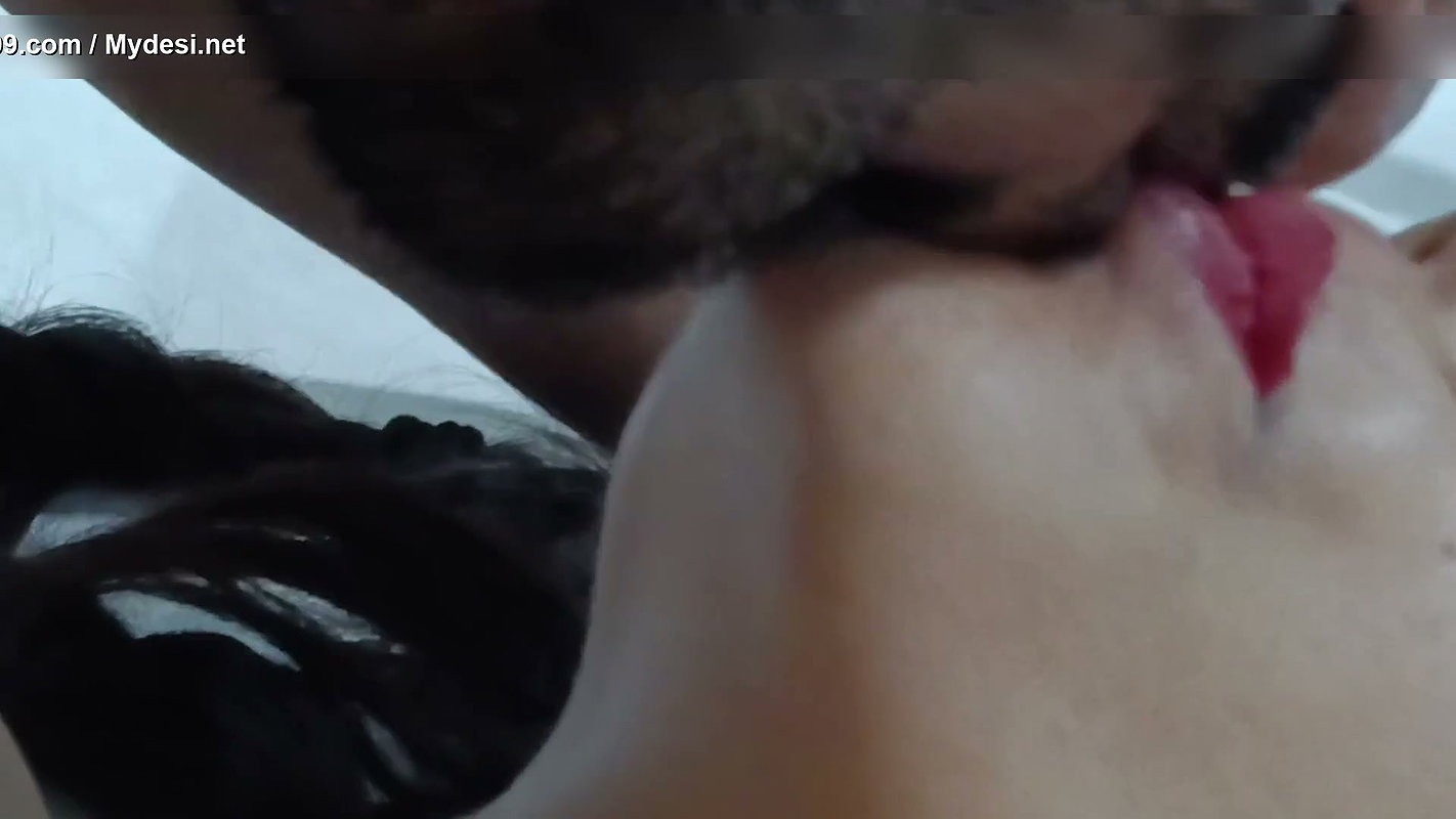 Hot Kissing video