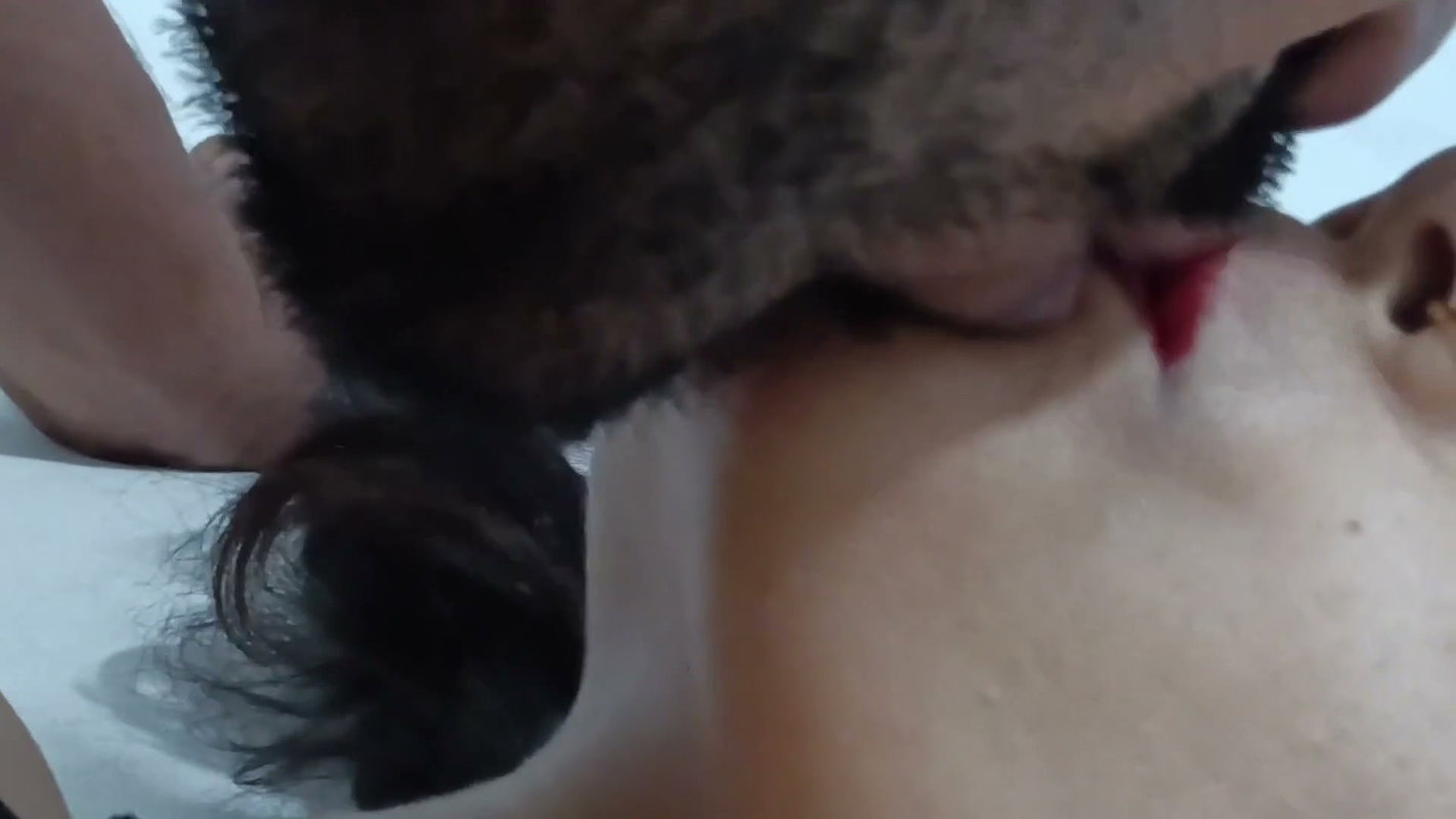 Hot Kissing video