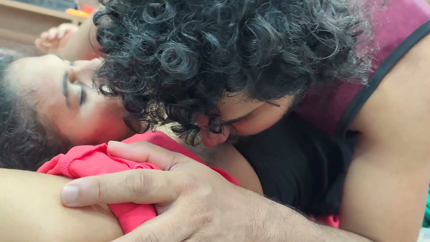 Lip lock with armpit lick and navel lick romance in bed