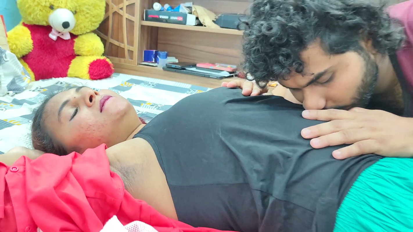 Lip lock with armpit lick and navel lick romance in bed