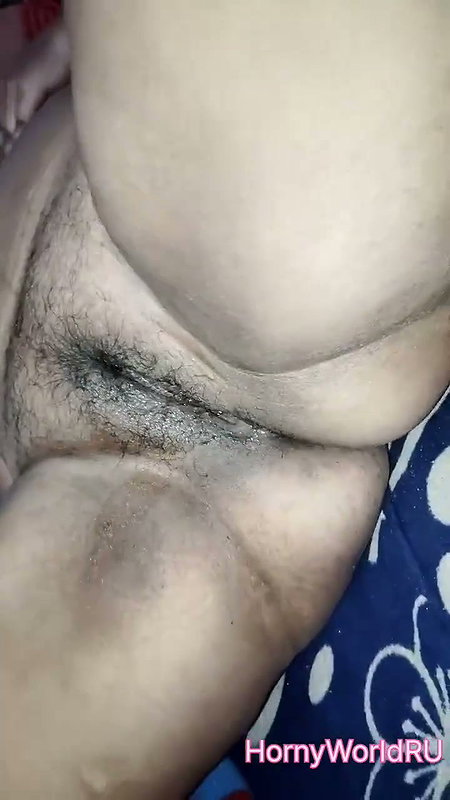 Meri Randi biwi lund maang rahi hai