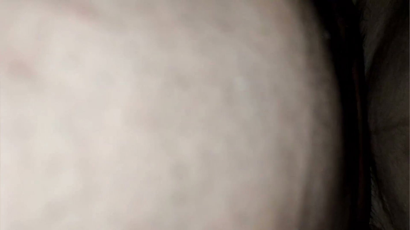 Water was released by touching the sexy girl, the material for fucking