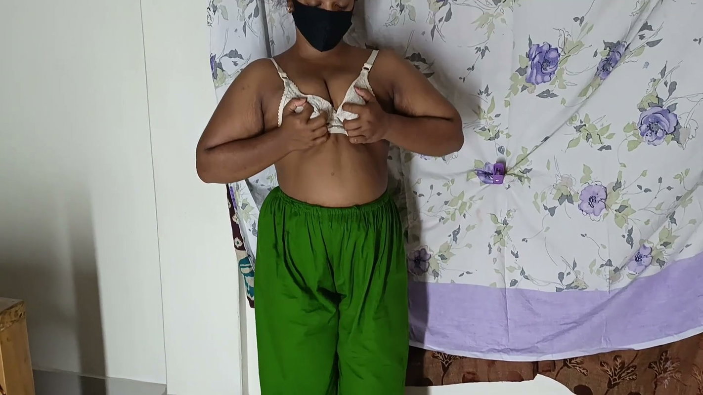 A lonely desi beautiful desi girl satisfy herself masturbating