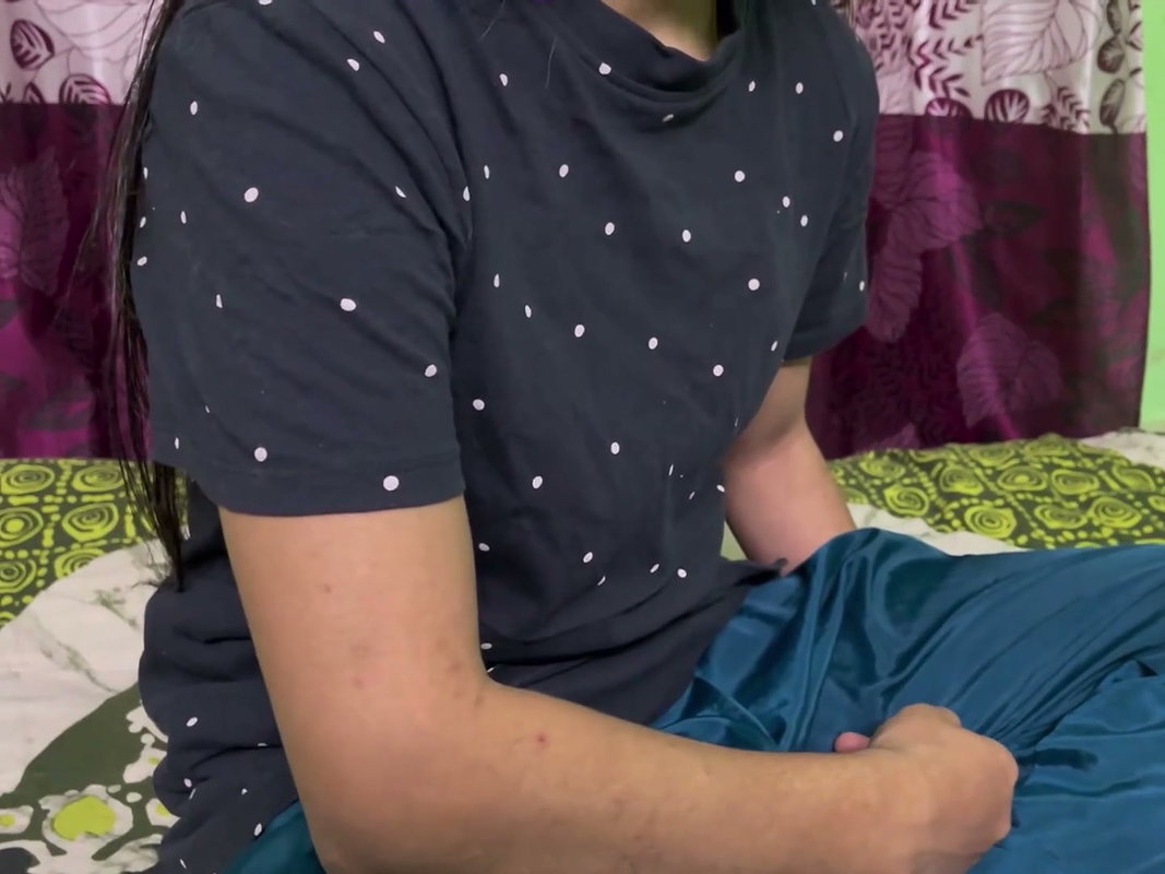 Bhabhi change her dress when i see her