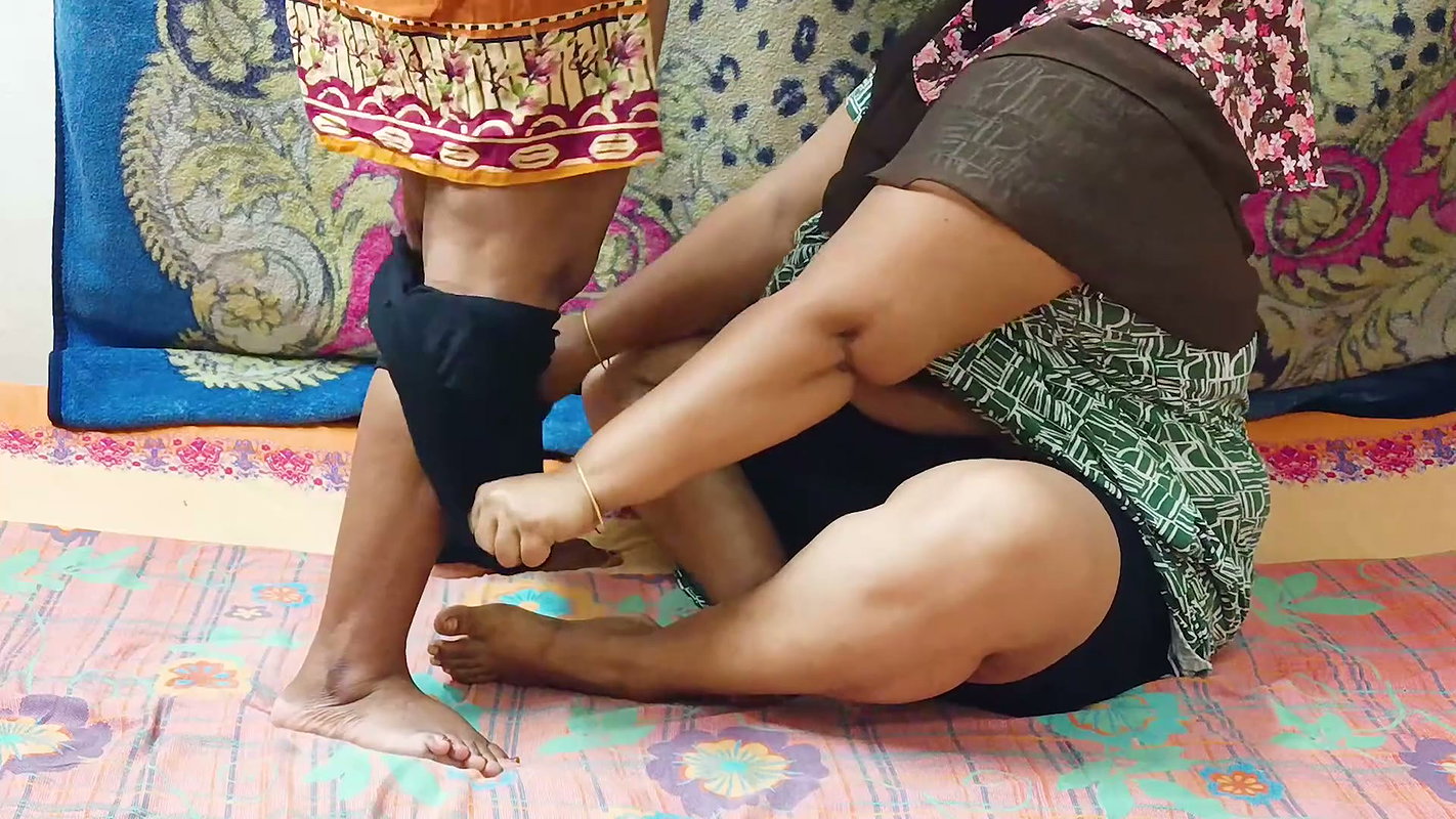 Cute asian teen Indian Bengali School Girl and Desi Bhabhi hot fingering mms