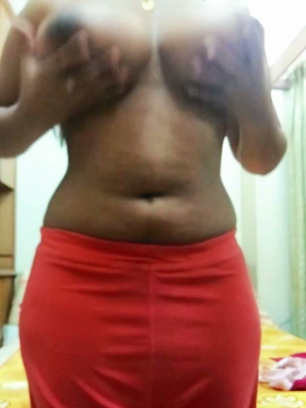 Desi Big Boobs Shaking Boobs & Showing Dark Armpit