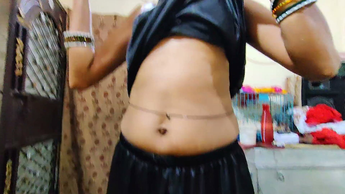 The hot girl gave the landlord something she had never thought of Hindi audio
