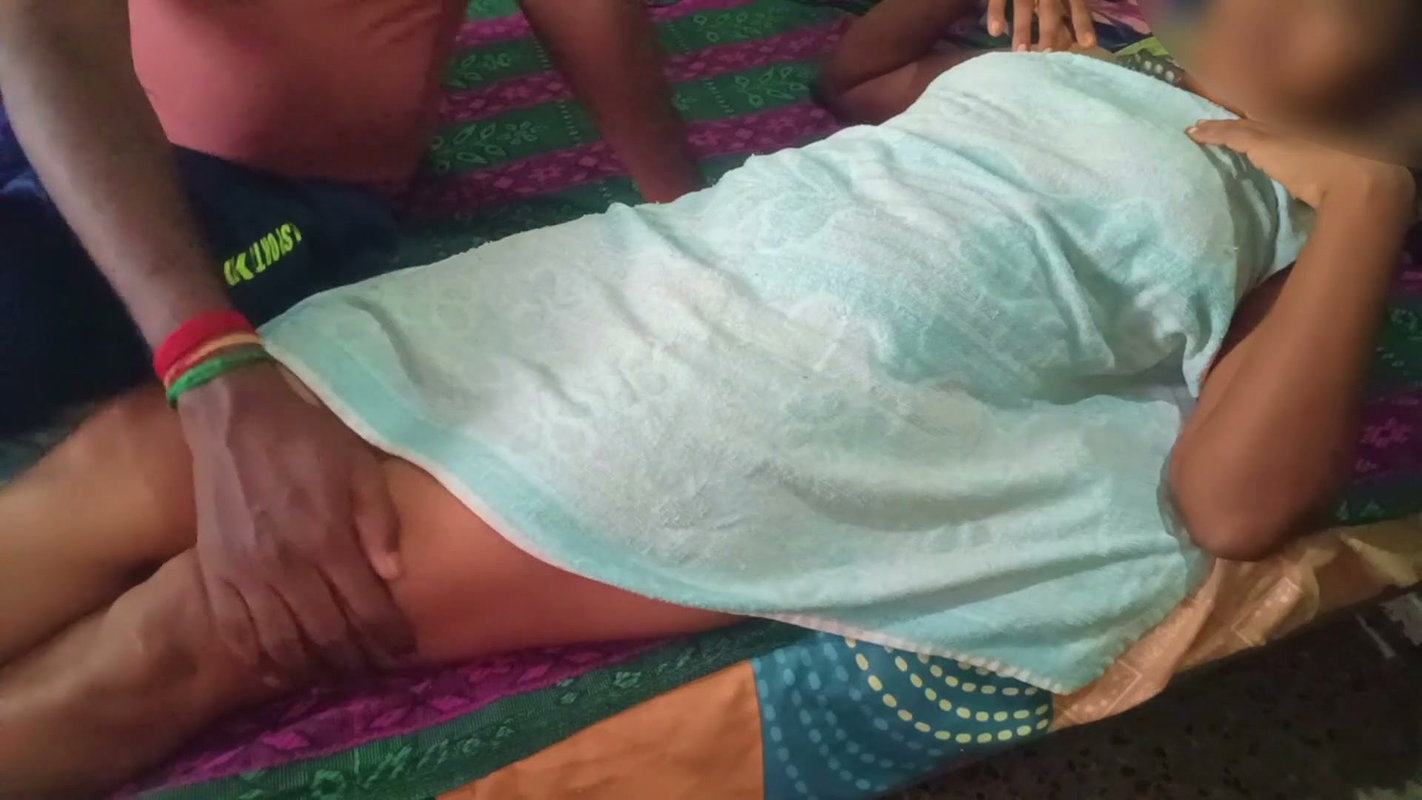 Ammu Friend Remove the Towel Showing Ammus Pussy